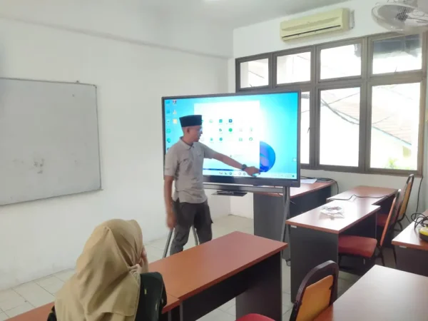 ARV100-smartboard-65-Awqaf-Holding-(KITAB)-012