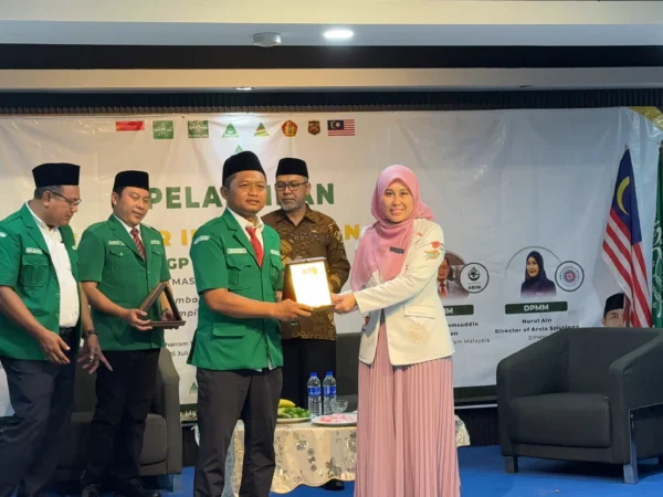 Arvia AI Smartboard Fliptouch - Seminar Internasional PC GP Ansor Malaysia israk solutions