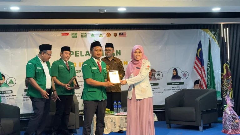 Arvia AI Smartboard Fliptouch - Seminar Internasional PC GP Ansor Malaysia israk solutions