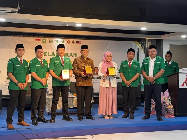 Arvia AI Smartboard Fliptouch - Seminar Internasional PC GP Ansor Malaysia israk solutions
