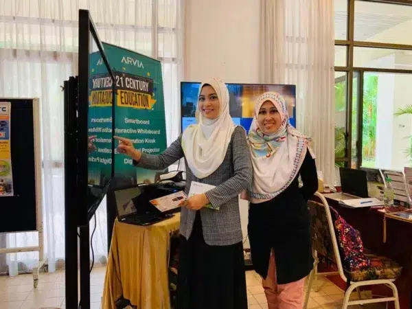 EVENT-13TH-INTERNASIONAL-EDU-TECHTouch_screen_monitor-011