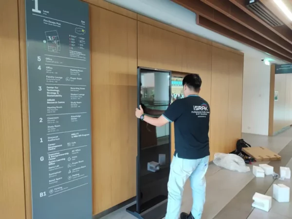 Floorstanding-Kiosk-43-asia-school-business--004