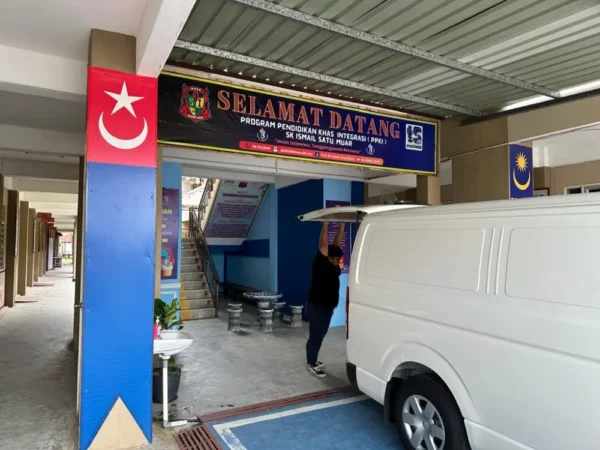 INSTALLATION-TRAINING-SMARTBOARD-SK-ISMAIL-1-MUAR-00000002
