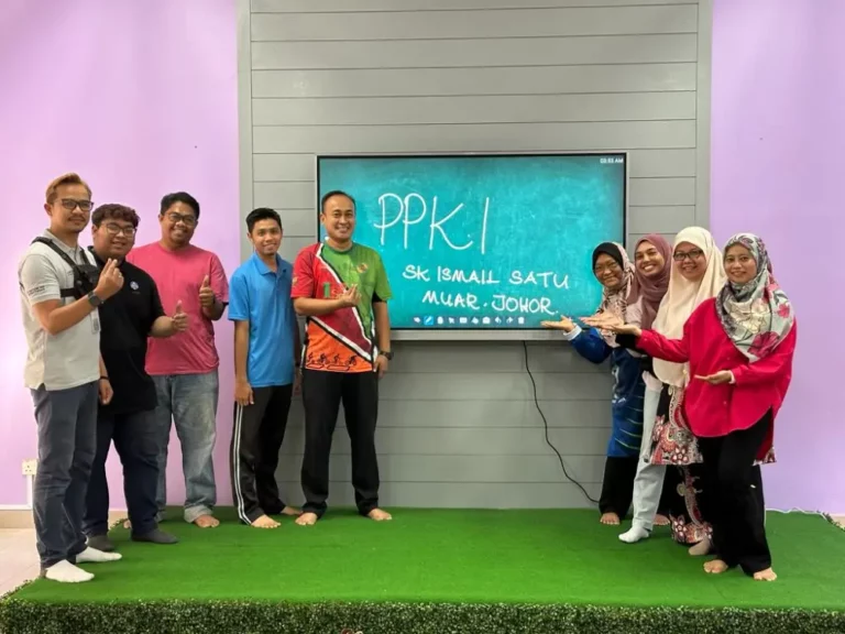 Interactive Smartboard For Sek Keb Ismail 1– 2023 Complete Solutions INSTALLATION TRAINING SMARTBOARD SK ISMAIL 1 MUAR 00000007