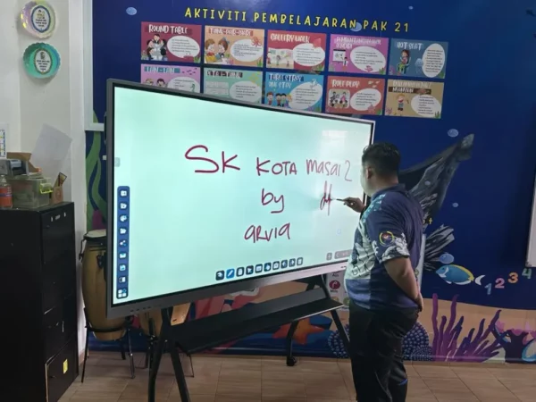 INSTALLATION-TRAINING-SMARTBOARD-SK-KOTA-MASAI-2 -000000000002