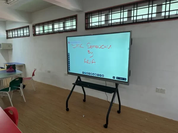 INSTALLATION-TRAINING-SMARTBOARD-SMK-SEMENCHU -000000000007