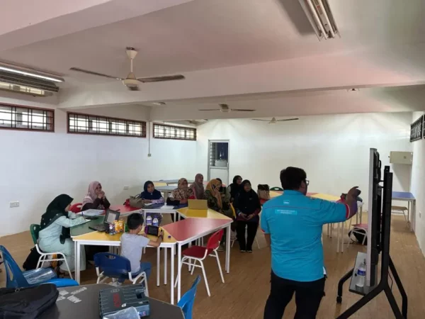 INSTALLATION-TRAINING-SMARTBOARD-SMK-SEMENCHU -000000000008