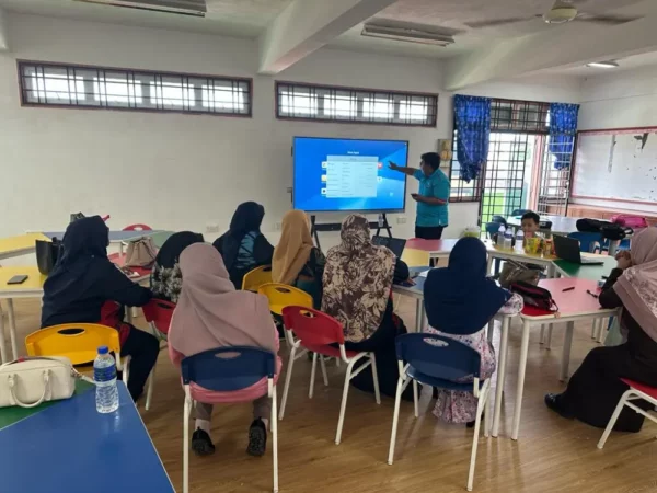 INSTALLATION-TRAINING-SMARTBOARD-SMK-SEMENCHU -000000000009