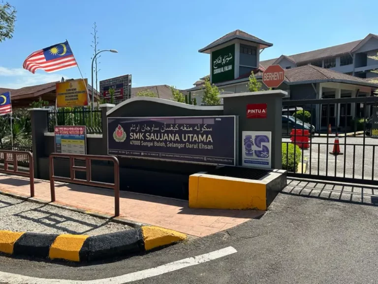 Interactive Smartboard For Smk Saujana Utama 2023 – Complete Solutions Installation Smartboard ARV200 SMK Saujana Utama 3