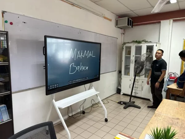 Installation_Smartboard_ARV200_SMK Saujana Utama_21