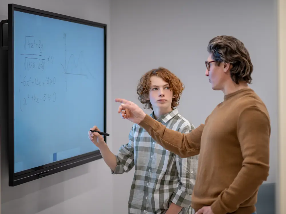 Transform Learning and Meetings with an Interactive Smartboard