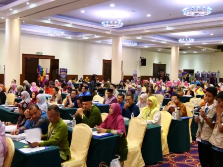 Kolokium-Pendidikan-Smartboard-Windows-and-Android-Hotel Oriental-Crystal-2023-005