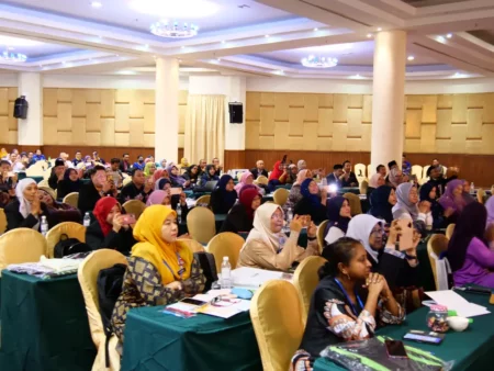 Kolokium-Pendidikan-Smartboard-Windows-and-Android-Hotel Oriental-Crystal-2023-011