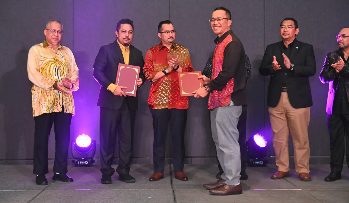 Israk Solutions Sdn. Bhd. has entered into a cooperative partnership with Muafakat to facilitate the comprehensive digital transformation of educational institutions within MRSM across Malaysia
