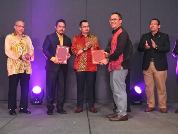 MALAM-ANUGERAH-MUAFAKAT-THUMBNAIL-SMARTBOARD-000001