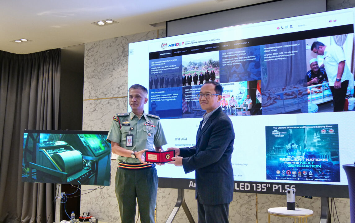 Technology Update With Mindef Tentera Darat - Malaysia Army Technology Update-TUDM-Arvia-Israk Solutions