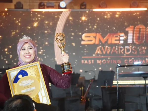 SME100 Award-arvia-solutions-0002