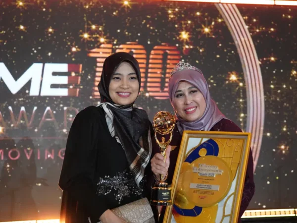 SME100 Award-arvia-solutions-0006