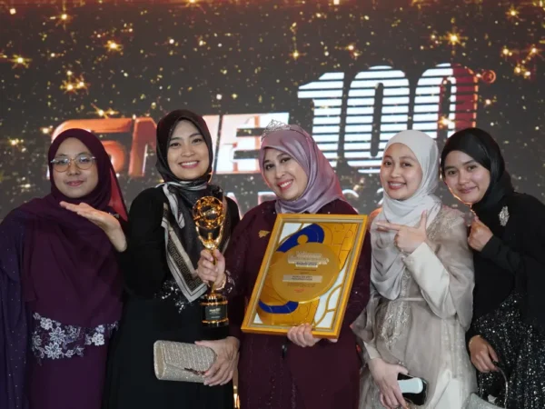 SME100 Award-arvia-solutions-0008