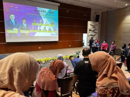 Smartboard-ARV100-UiTM-Puncak-Alam-k-Semanis-2023-001