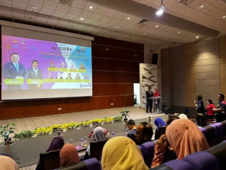 Smartboard-ARV100-UiTM-Puncak-Alam-k-Semanis-2023-002