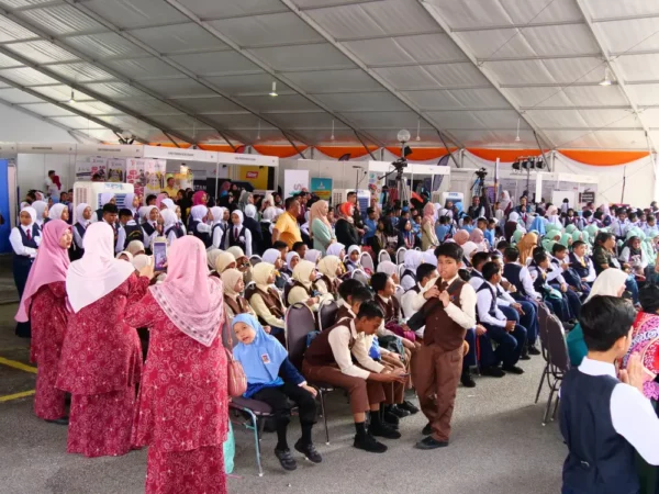 Smartboard-Karnival Pendidikan Sinar Bestari-003