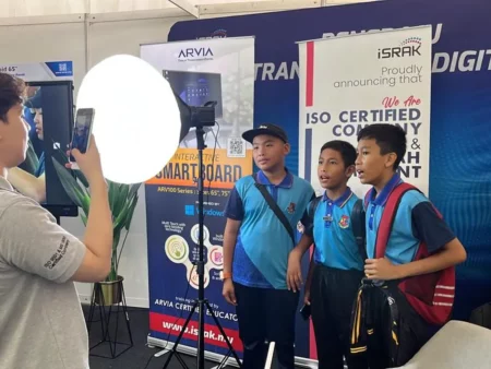 Smartboard-windows-android-Karnival Pendidikan Sinar Bestari-004