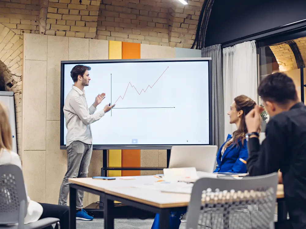 Smartboards for Higher Education 5 Ways to Unlock Interactive Learning Success arvia israk solutions