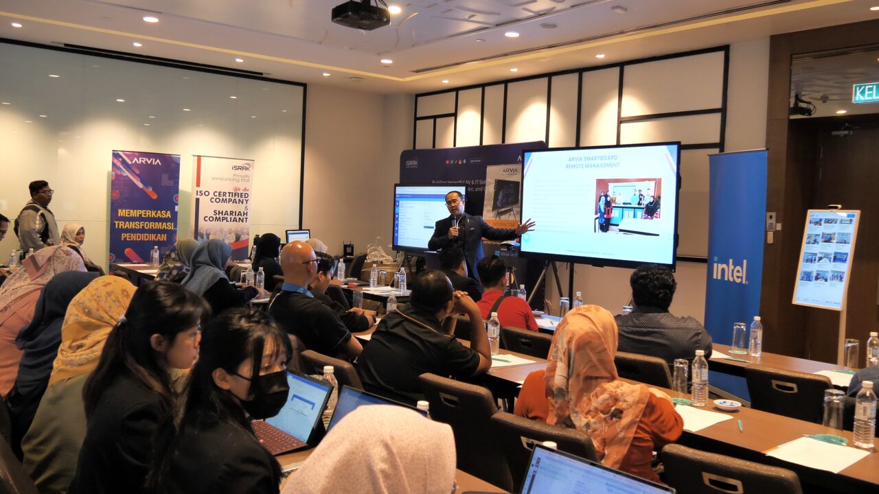 Empowering Smart Learning And Teaching With Integrated Intel Technology &Amp;Amp; Israk Solutions Technology-Update-Intel-Arvia-Israk (7)