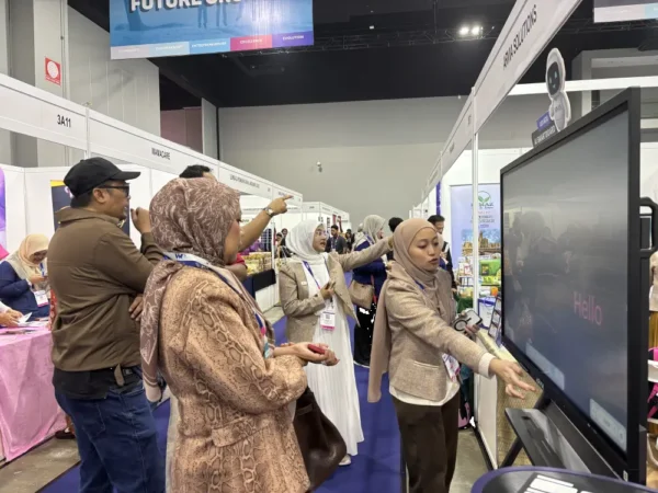 WE2025 ai smartboard israk solutions arvia solutions