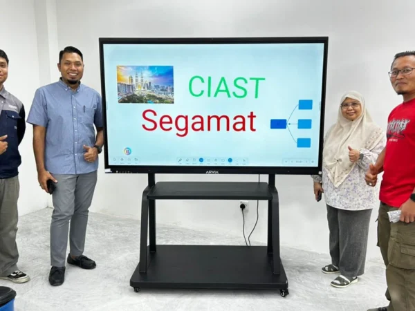 ai smartboard fliptouch CIAST segamat israk solutions arvia solutions