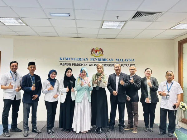 AI Smartboard MOU Elevates Putrajaya School Education