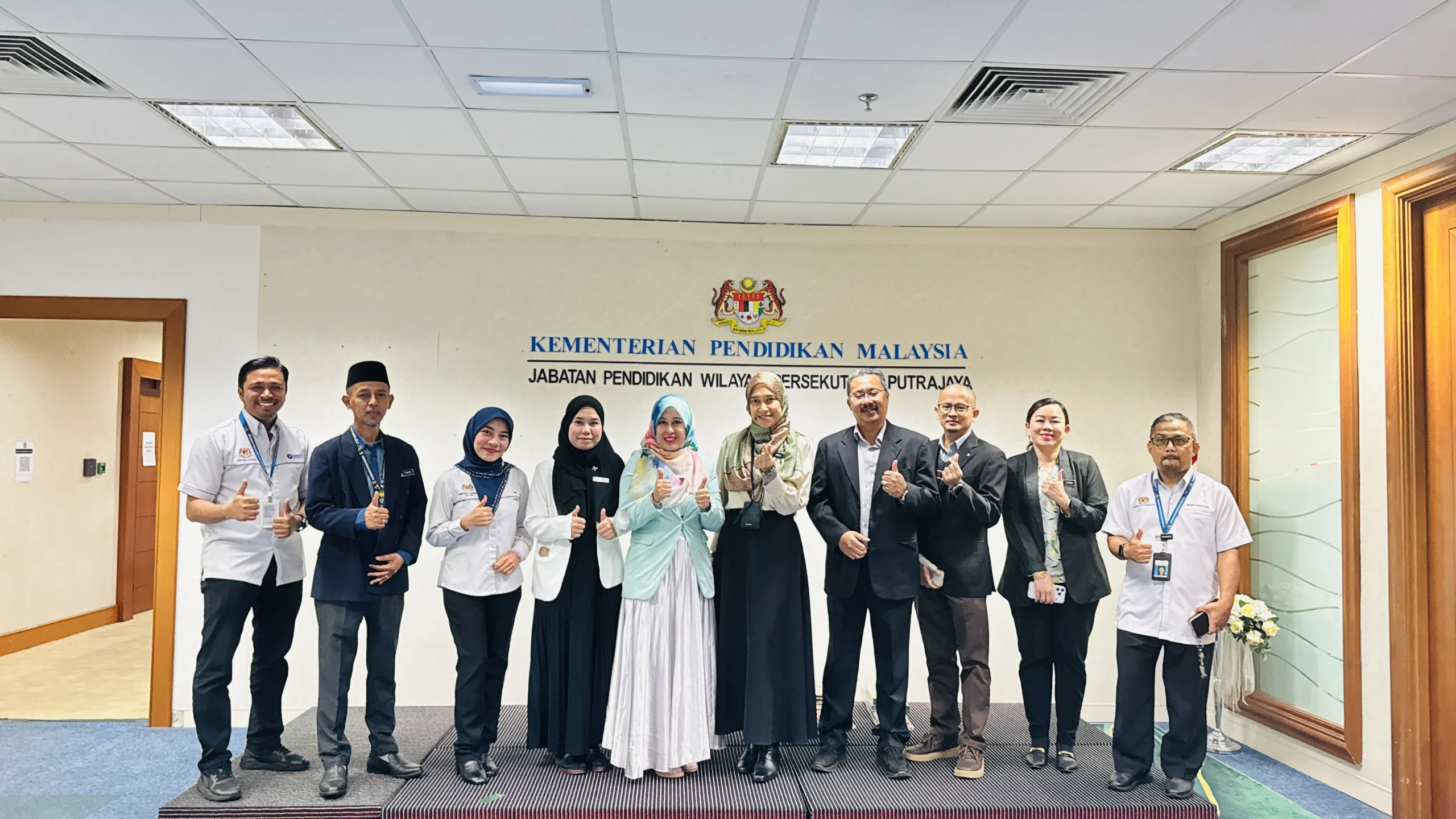 AI Smartboard MOU Elevates Putrajaya School Education