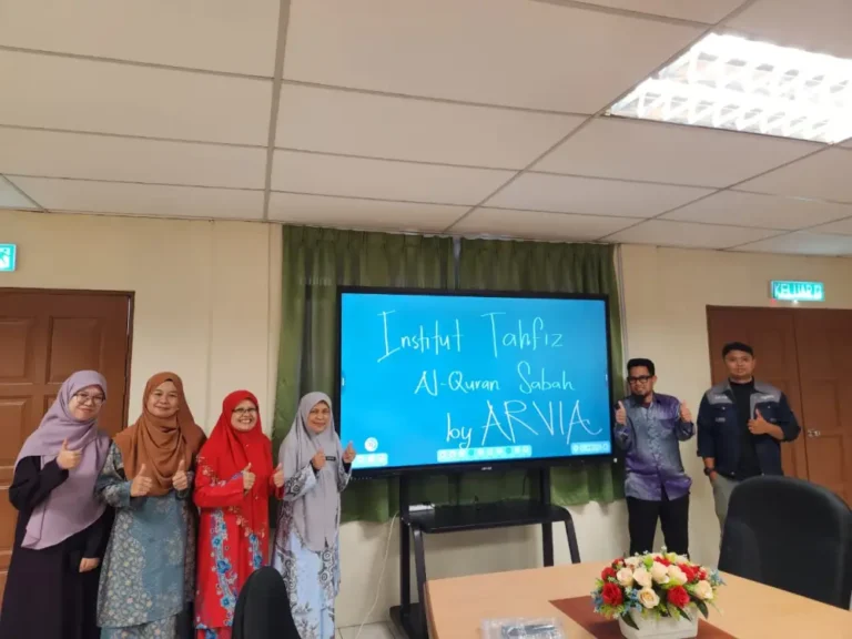 ai smartboard institusi tahfiz al-quran sabah arvia solutions israk solutions