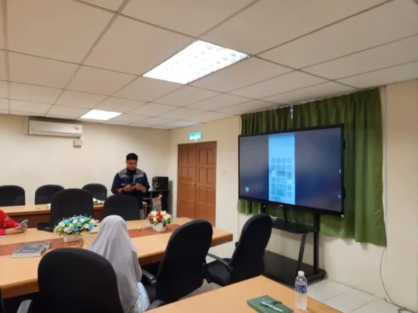 ai smartboard institusi tahfiz al-quran sabah arvia solutions israk solutions