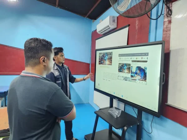 ai smartboard kolej vokasional sultan haji ahmad shah (KV SHAS) arvia solutions israk solutions