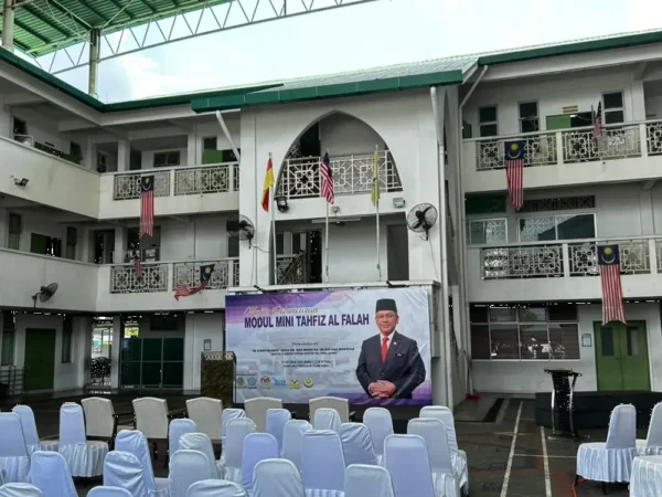 ai smartboard kompleks pendidikan islam bangi israk solutions arvia solutions