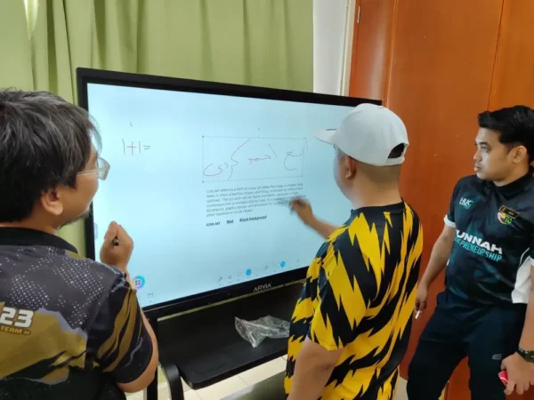 ai smartboard kompleks pendidikan islam bangi israk solutions arvia solutions