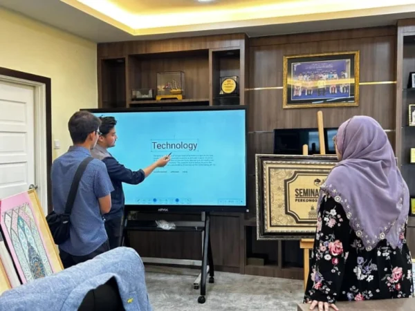 ai smartboard majlis agama islam negeri johor israk solutions arvia solutions