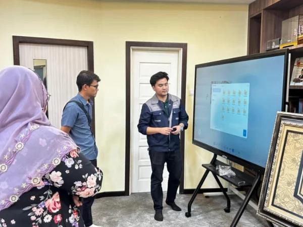 ai smartboard majlis agama islam negeri johor israk solutions arvia solutions