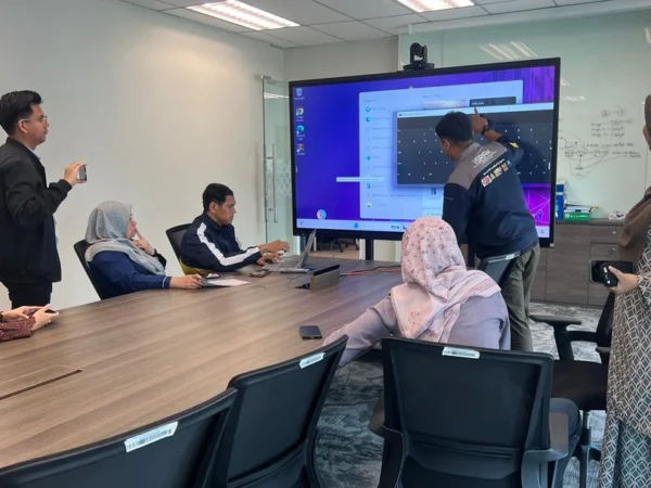 AI Smartboard Enhances Municipal Excellence at MBJB Johor Bahru