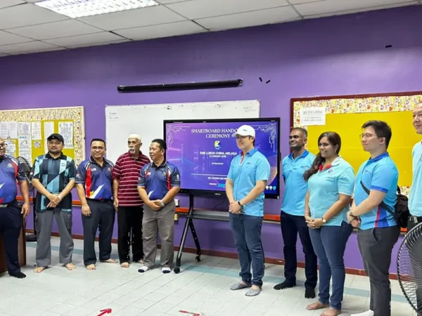 ai smartboard malaysia smk lubok china arvia solutions