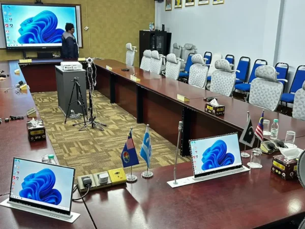 ai smartboard malaysia monitor lift geliga slipway arvia solutions israk solutions