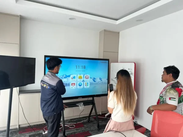 ai smartboard meraque service israk solutions arvia solutions
