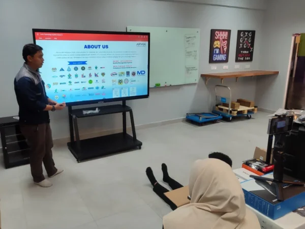 ai smartboard smk desa petaling israk solutions arvia solutions