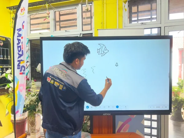 arvia ai smartboard smk sultan yussuf israk solutions