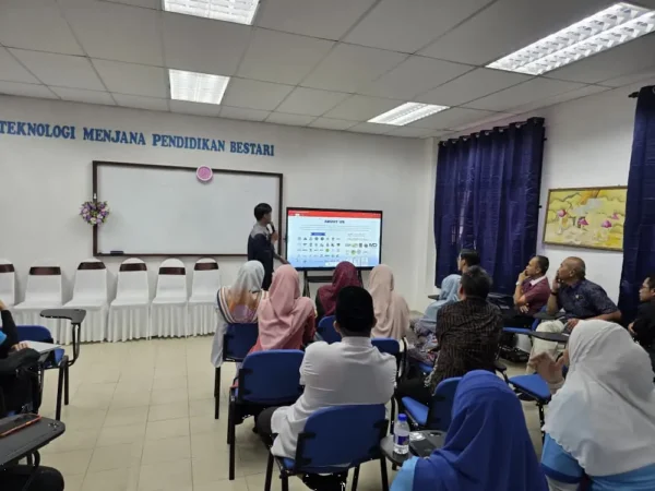 ai smartboard smk sungai burong arvia solutions israk solutions