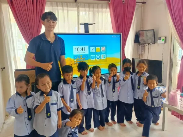 Kindergarten Mukmin Transforms Learning with Smartboard Android Displays for Four Branches