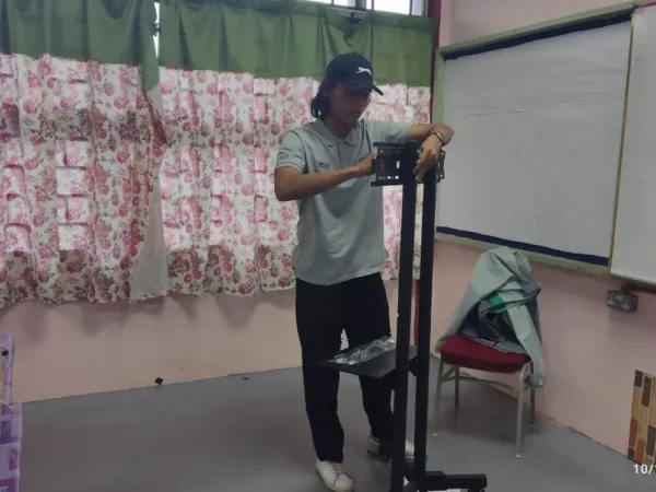 Wakaf Penang ARV200 Smartboard in a classroom setting.
