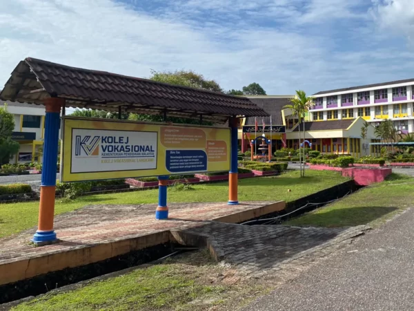 arvia-arv-100-65 inch-kolej-vokisional-langkawi- 04